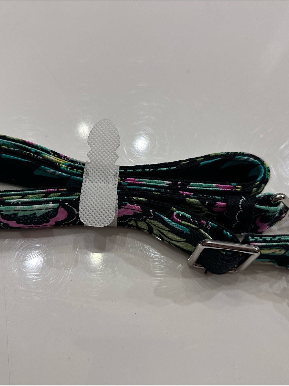 Vera Bradley Island Garden Strap NWOT - Picture 3 of 7